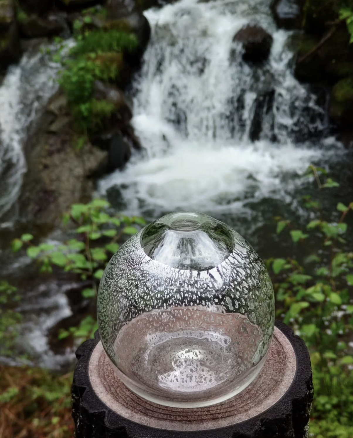丸い花器